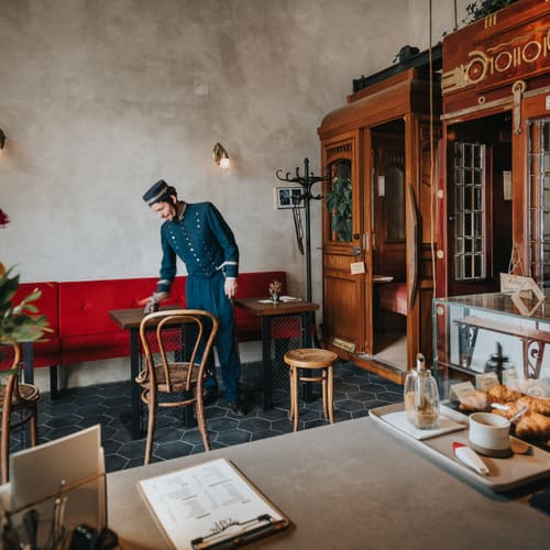 Aufzug Café, Vienna